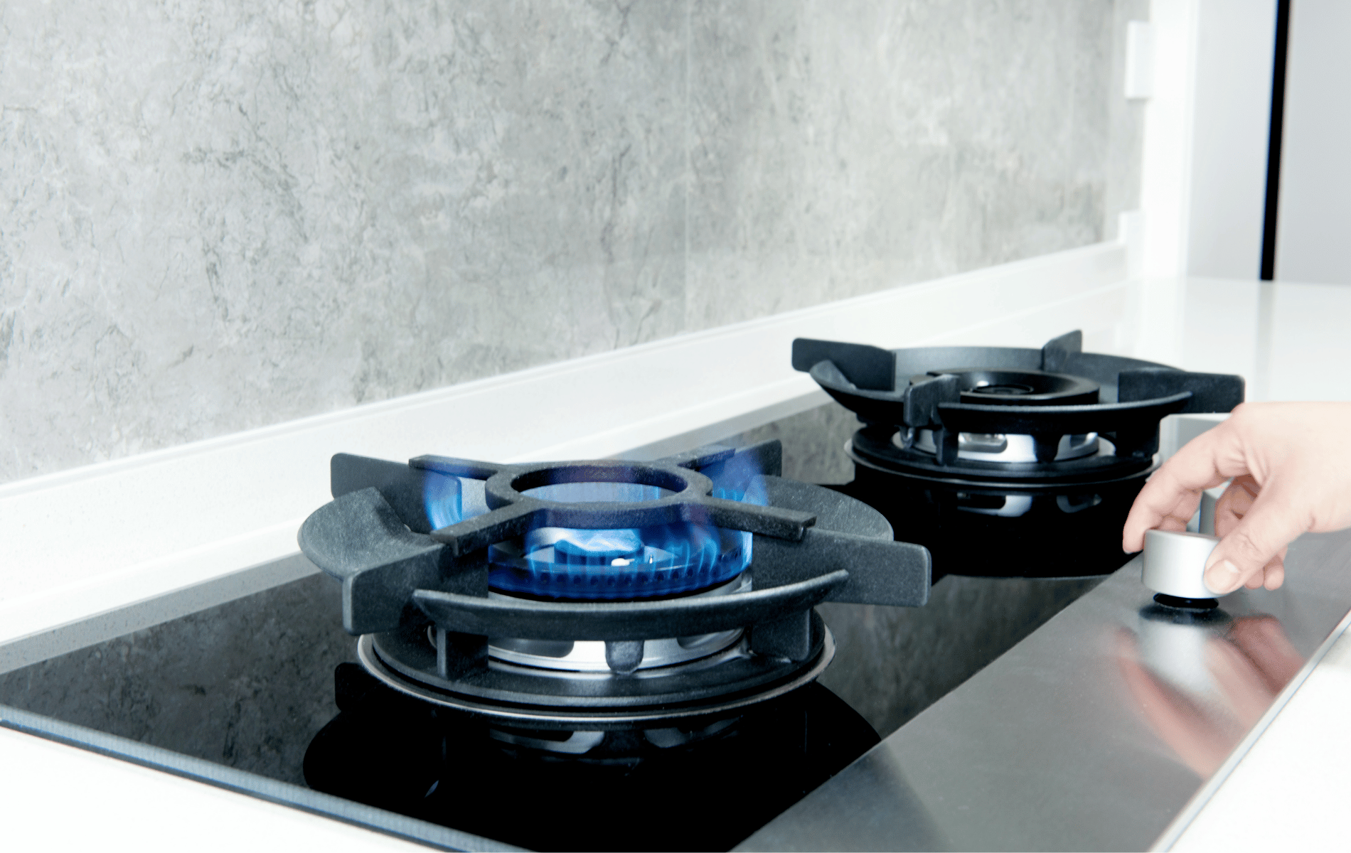 Gas Stove vs Induction Hob Which Is Better for Home Kitchens in Singapore 1