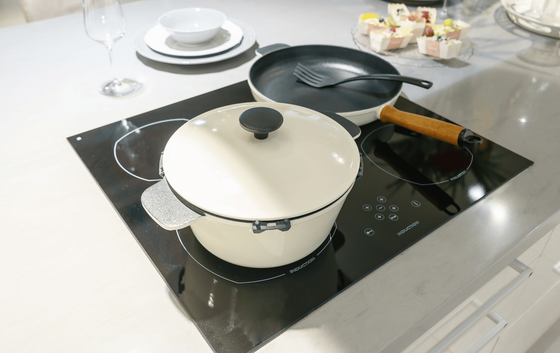 Home Kitchen Induction Hob vs Gas Stove Which to Choose